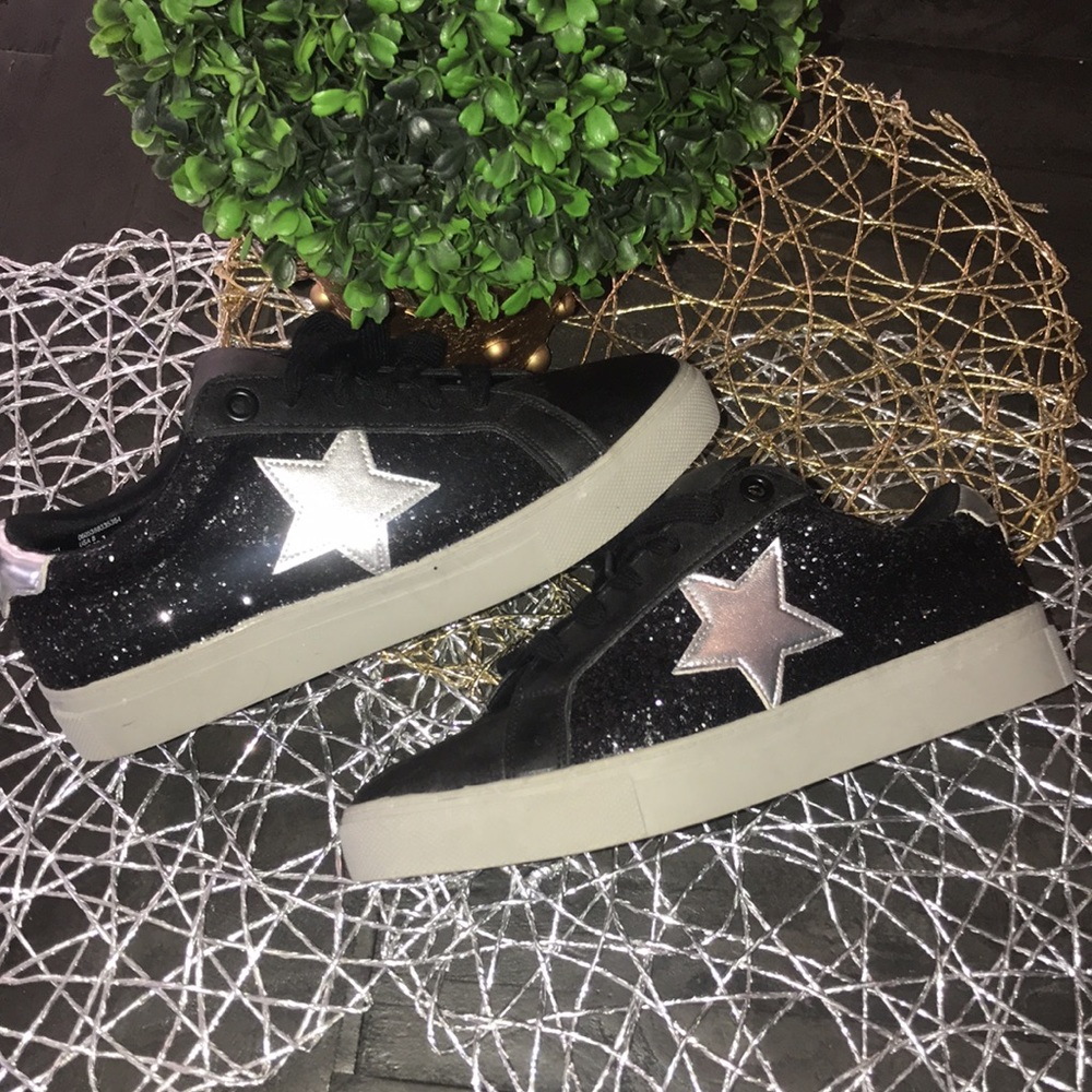 Womens Time and Tru Black Glitter Star Memory Foam Sneakers Shoes Size 8